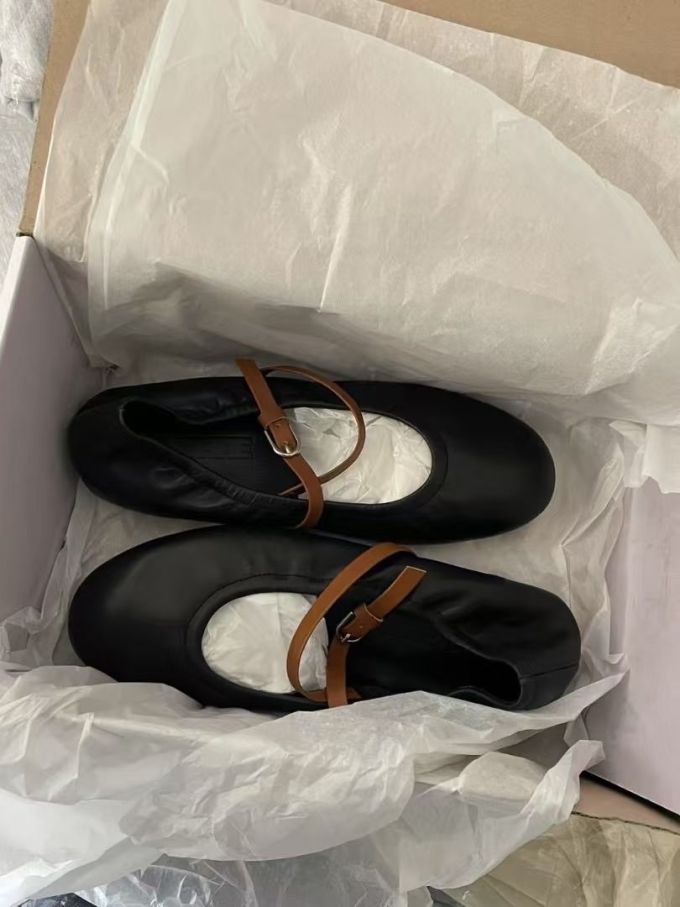 圆头 袢扣 中口鞋 皮革