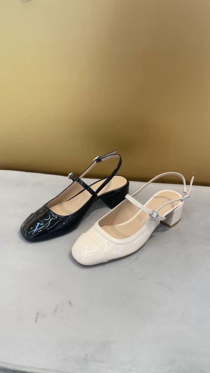 圆头 袢扣 中口鞋 皮革
