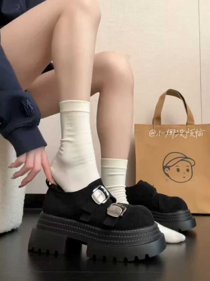 厚底 圆头 袢扣 深口鞋 皮革