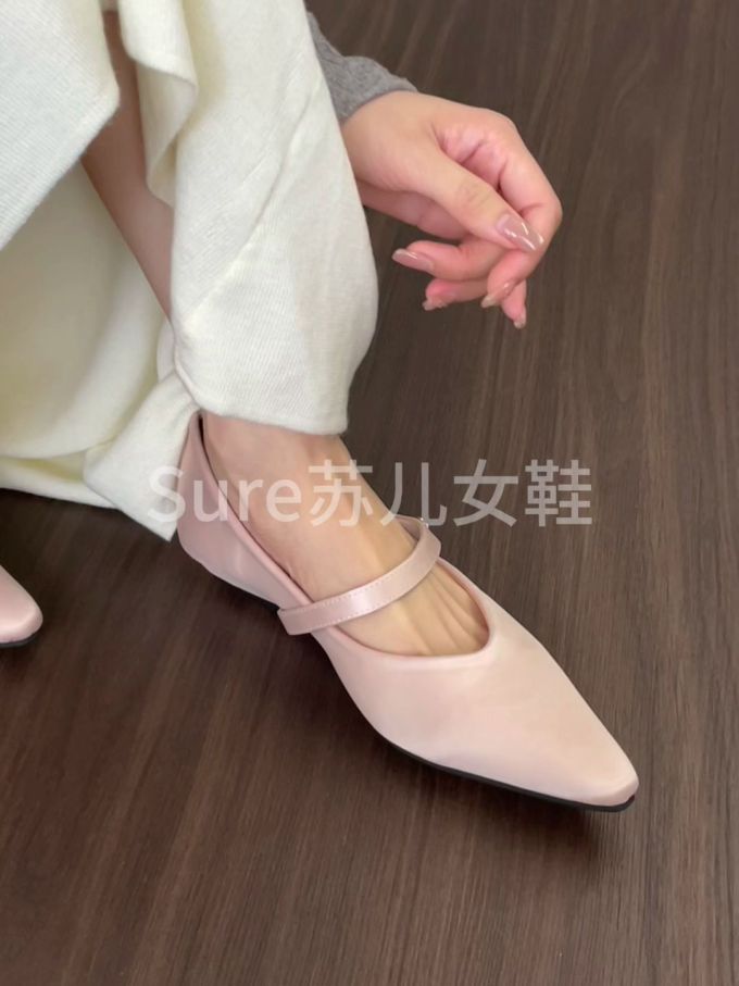 尖头 低帮 中口鞋 皮革