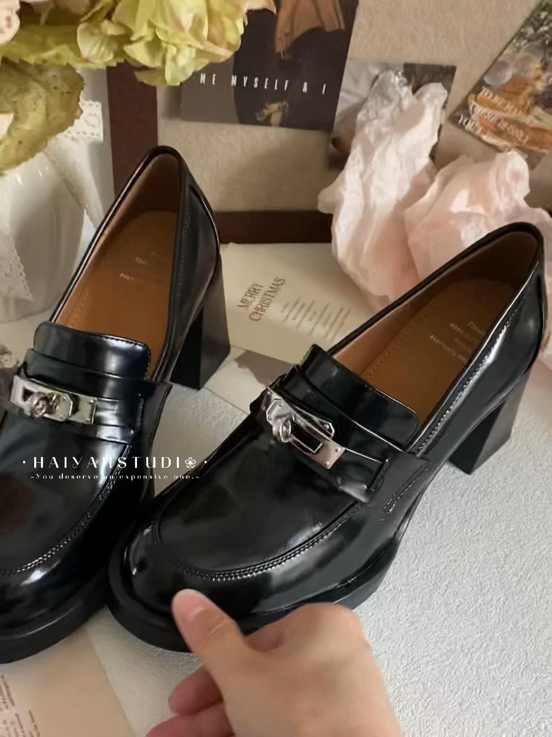 圆头 低帮 一脚蹬 深口鞋 皮革  - VALI鞋履AI设计主图