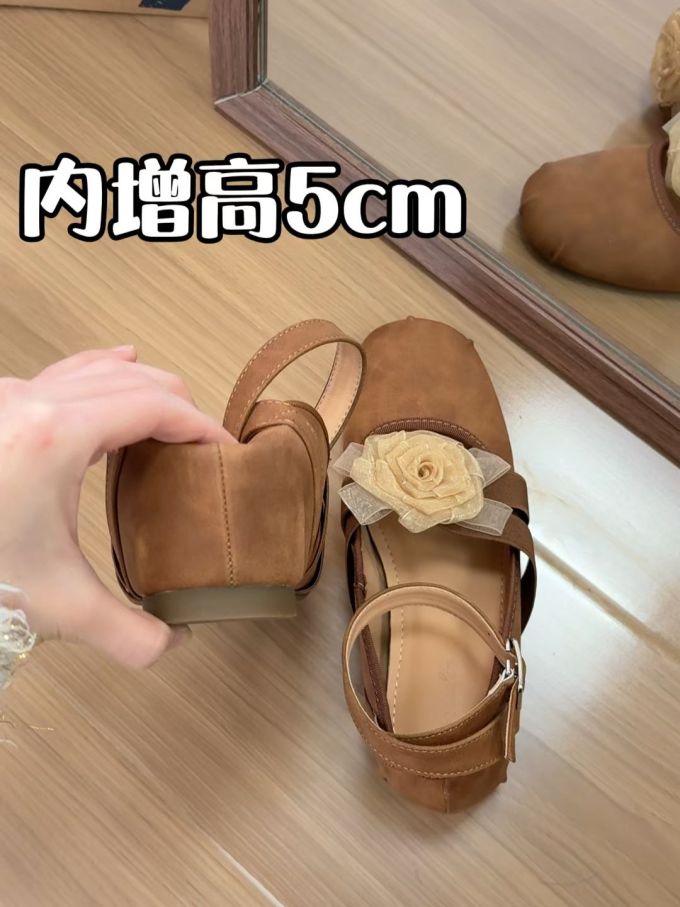 低帮 袢扣 中口鞋 皮革