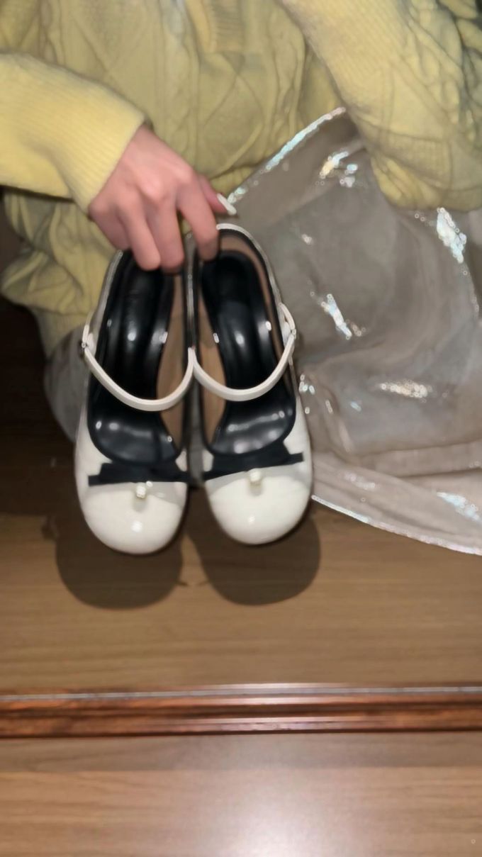 圆头 袢扣 皮革