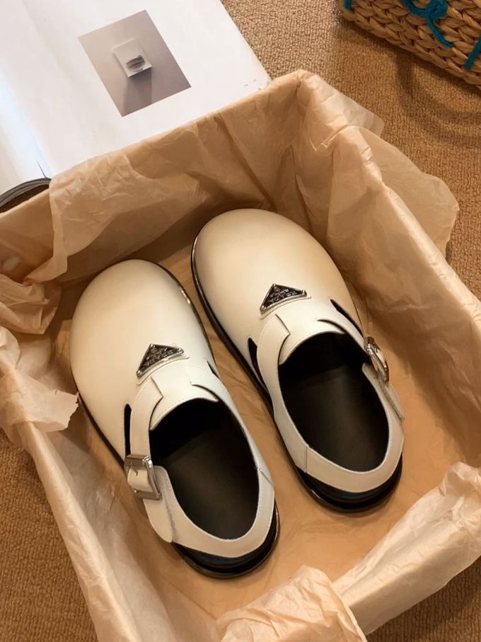 圆头 袢扣 中口鞋 皮革