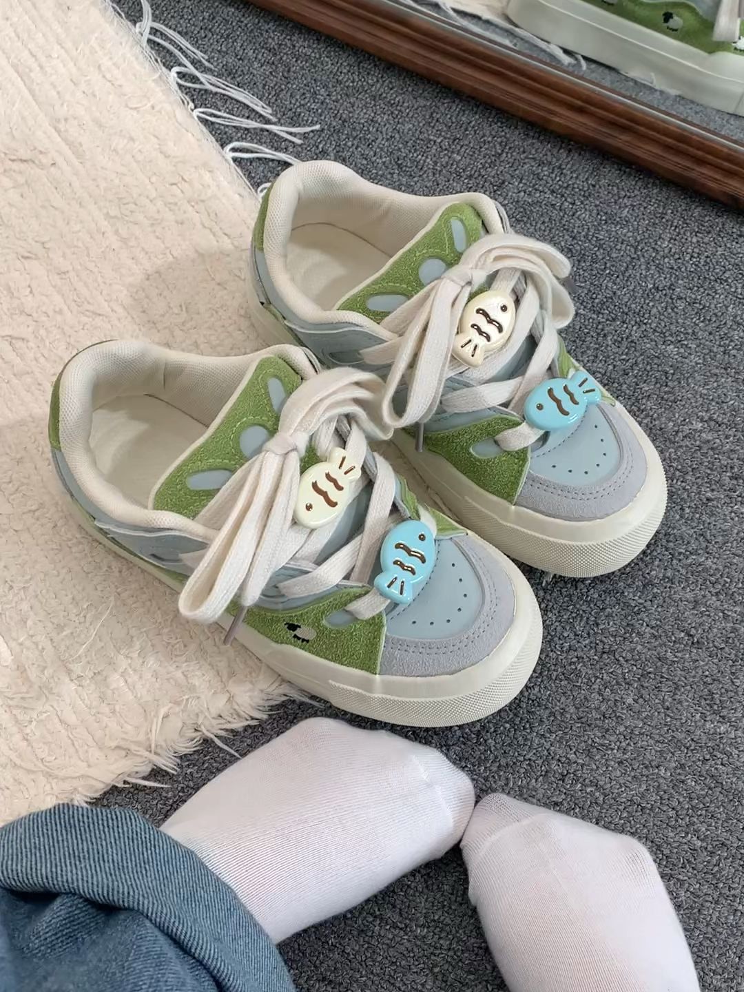 低帮 系带 魔术贴  - VALI鞋履AI设计主图