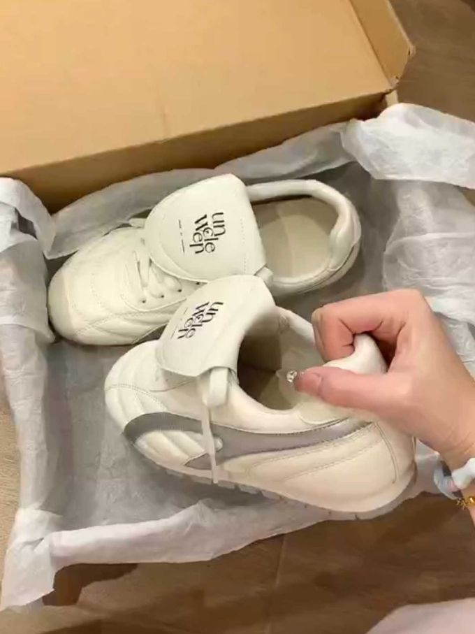 系带 魔术贴 皮革
