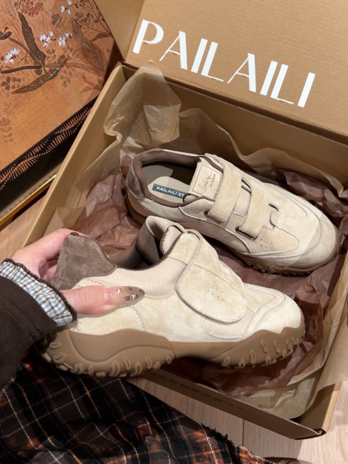 低帮 魔术贴 皮革  - VALI鞋履AI设计主图