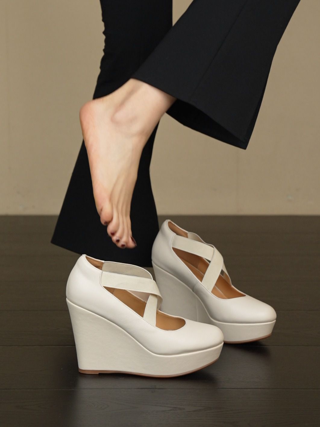 圆头 低帮 松紧带 中口鞋 皮革  - VALI鞋履AI设计主图