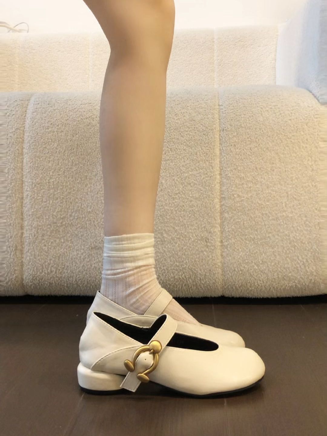 厚底 圆头 袢扣 中口鞋 皮革  - VALI鞋履AI设计主图