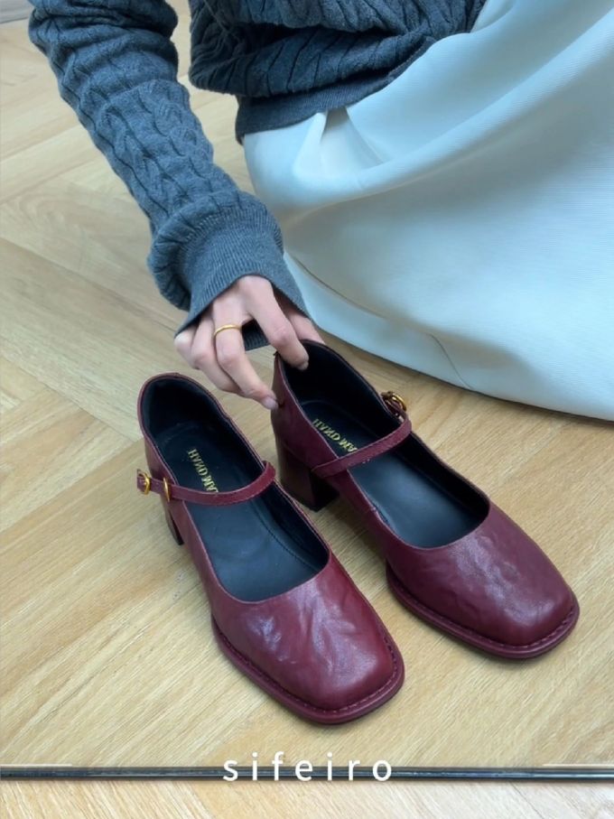 圆头 袢扣 中口鞋 皮革