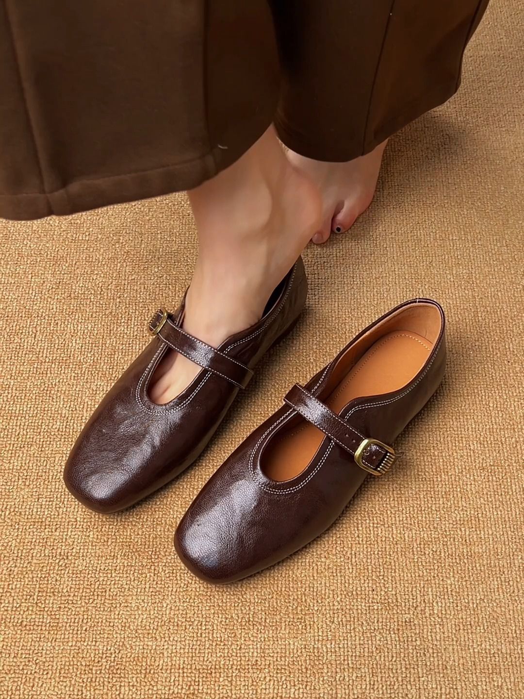 圆头 袢扣 中口鞋 皮革  - VALI鞋履AI设计主图