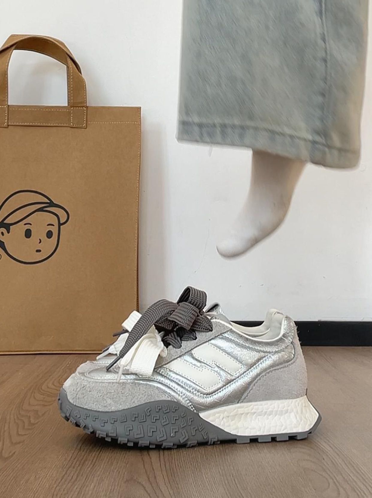 低帮 魔术贴 布面  - VALI鞋履AI设计主图