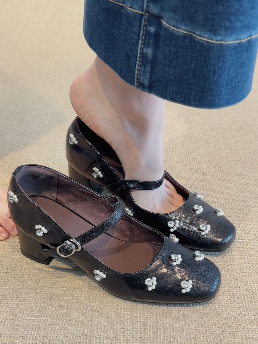 圆头 袢扣 浅口鞋 皮革  - VALI鞋履AI设计主图