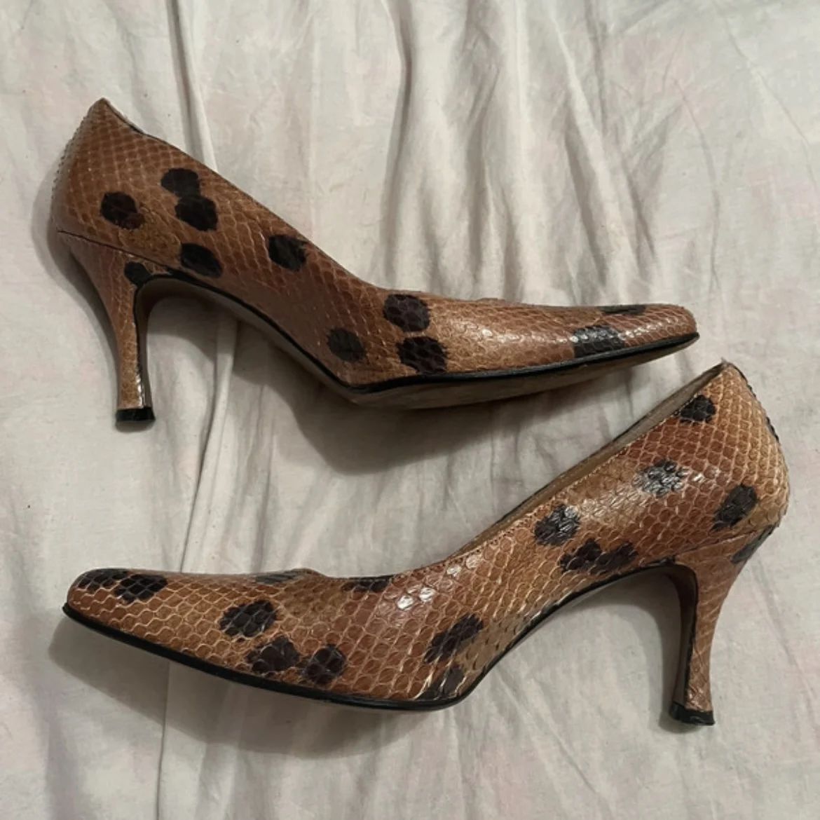 中跟 细跟 低帮 浅口鞋 皮革  - VALI鞋履AI设计主图