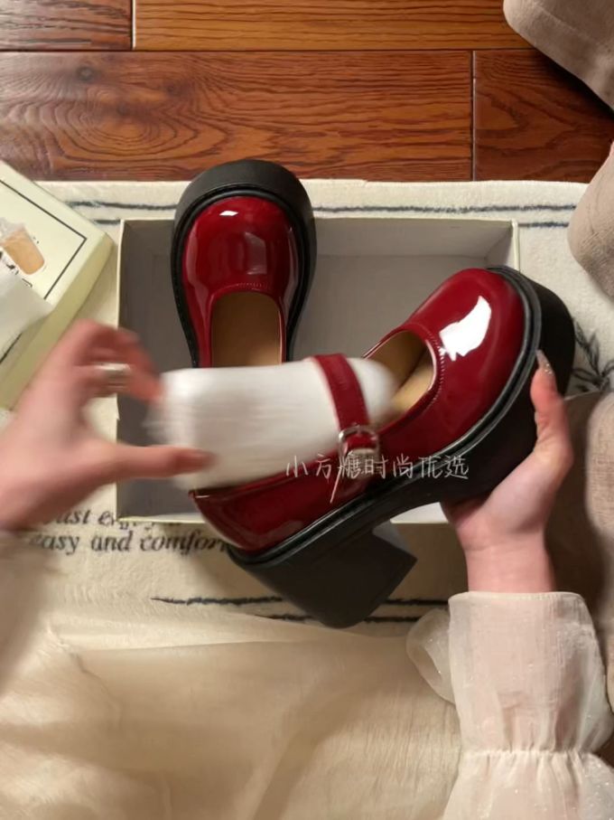 圆头 中口鞋 皮革
