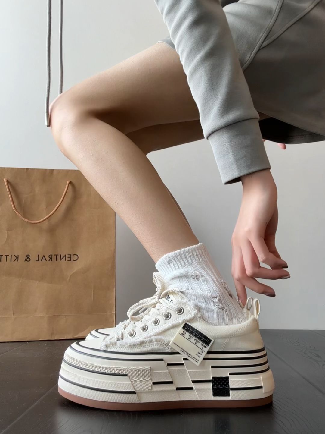 低帮  - VALI鞋履AI设计主图