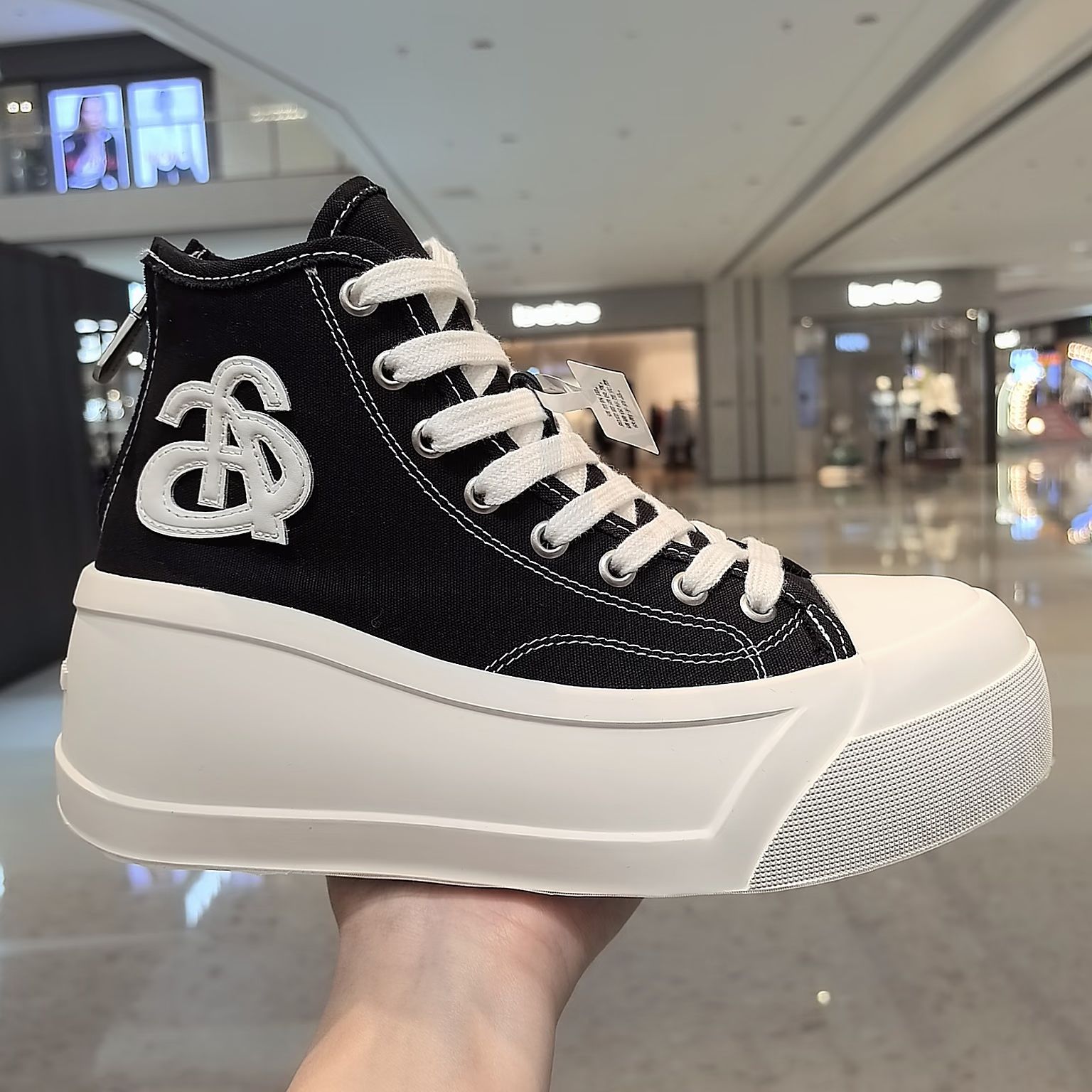 高帮 系带 布面  - VALI鞋履AI设计主图