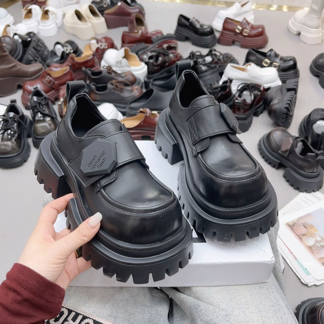 厚底 圆头 皮革  - VALI鞋履AI设计主图