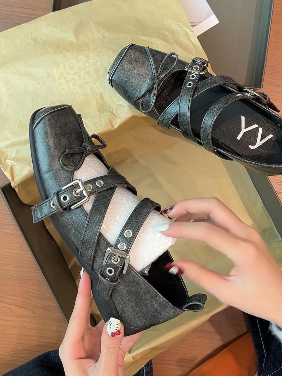 平底 方头 袢扣 浅口鞋 皮革  - VALI鞋履AI设计主图