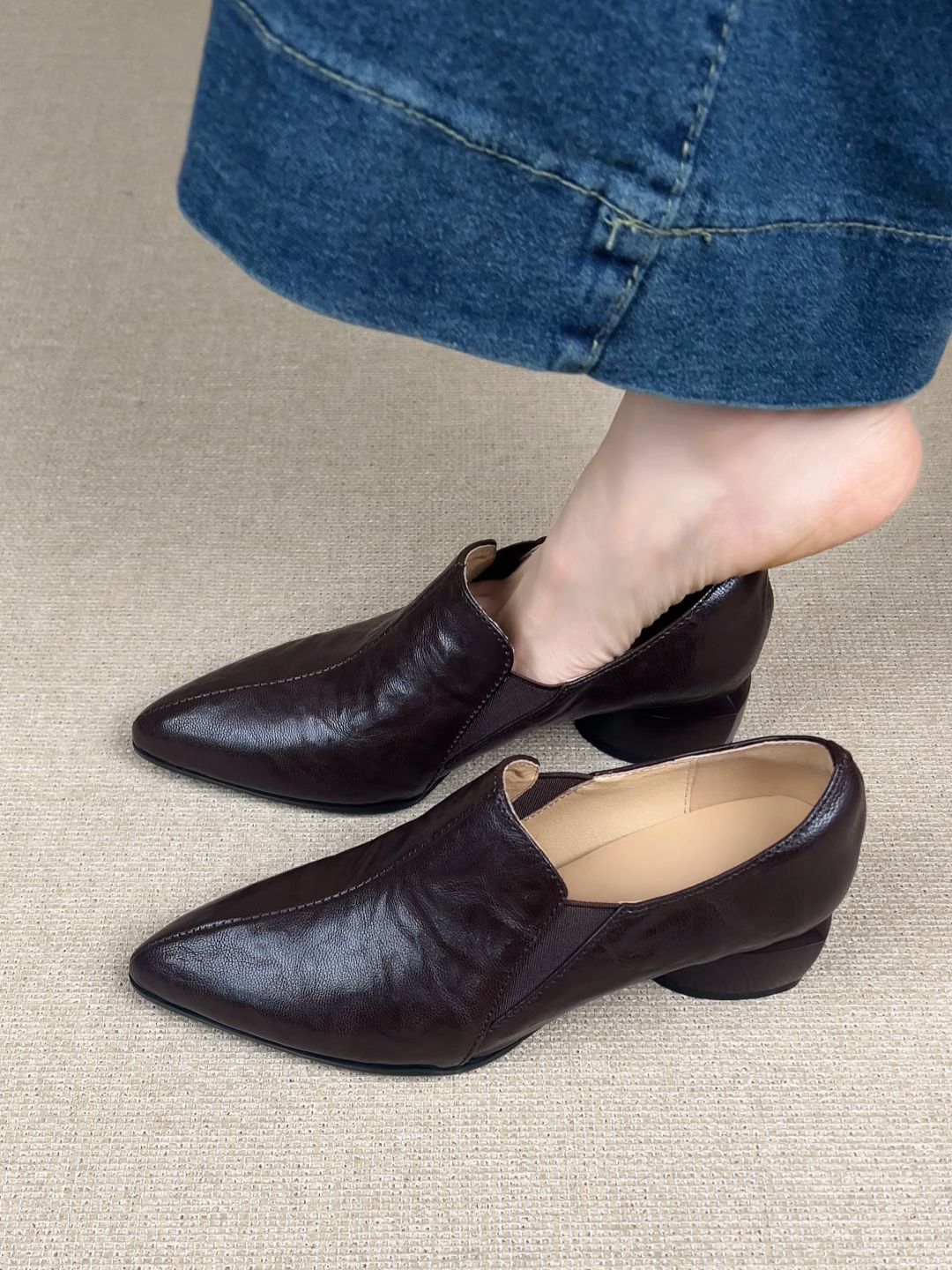 粗跟 尖头 低帮 一脚蹬 深口鞋 皮革  - VALI鞋履AI设计主图