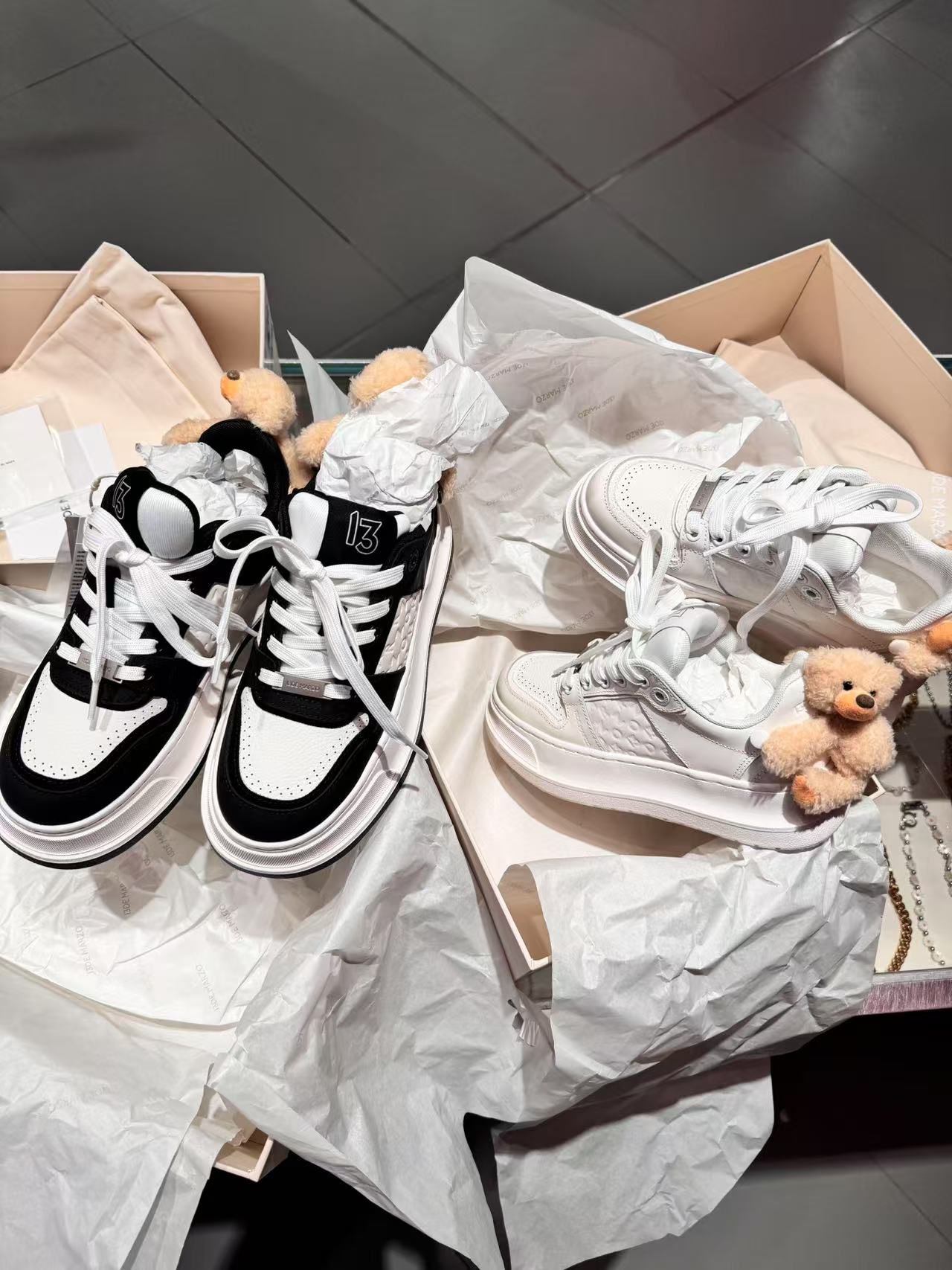 中帮 系带 布面  - VALI鞋履AI设计主图