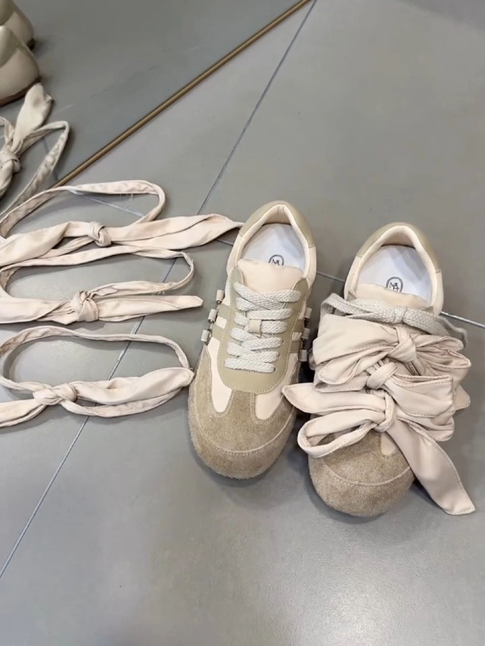 低帮 系带 皮革  - VALI鞋履AI设计主图