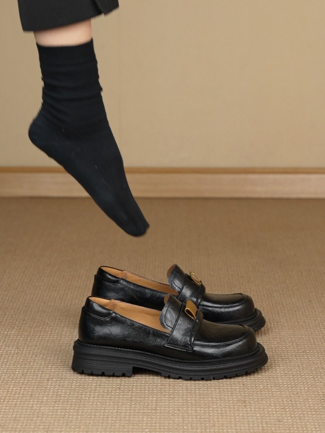 厚底 圆头 低帮 深口鞋 皮革  - VALI鞋履AI设计主图