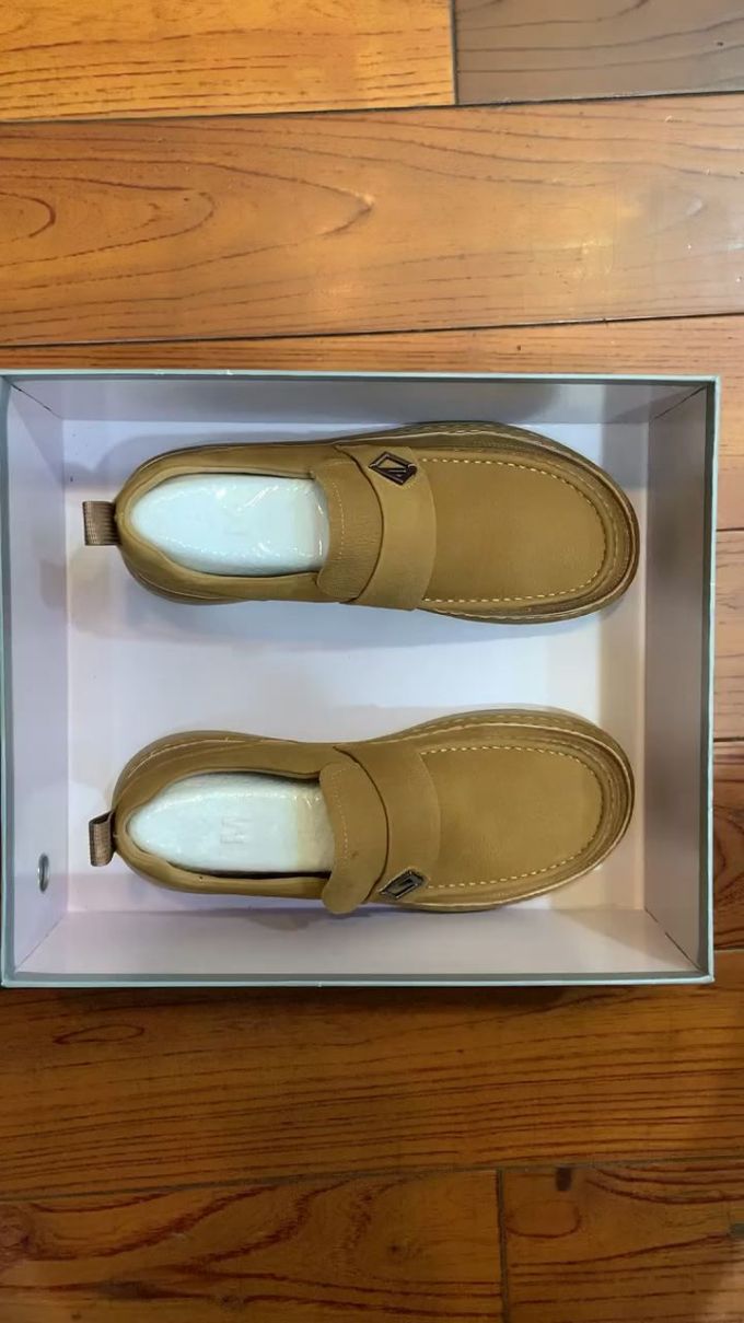 圆头 低帮 一脚蹬 深口鞋 皮革 