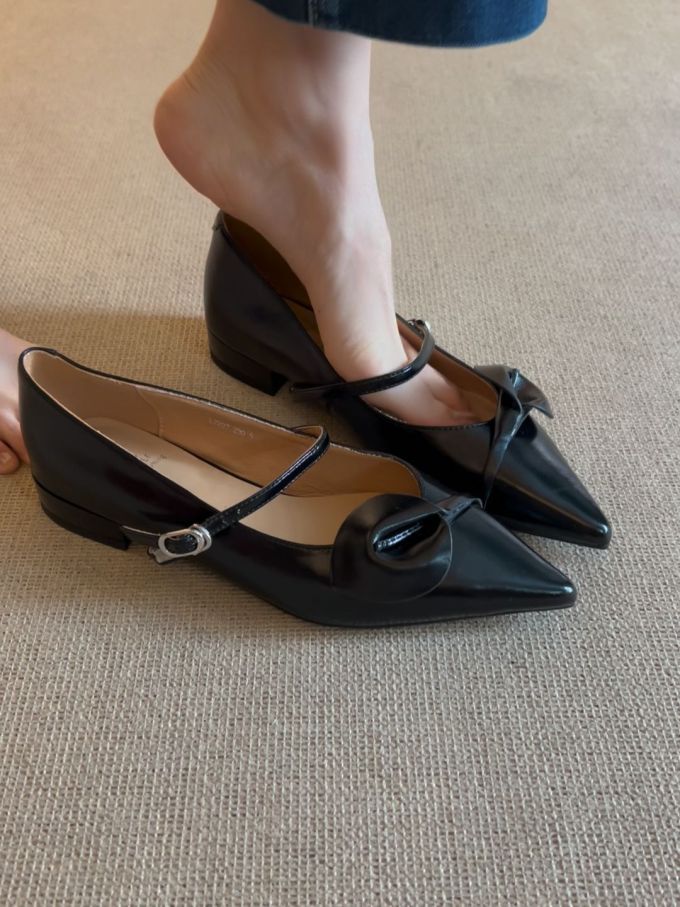 尖头 袢扣 浅口鞋 皮革 