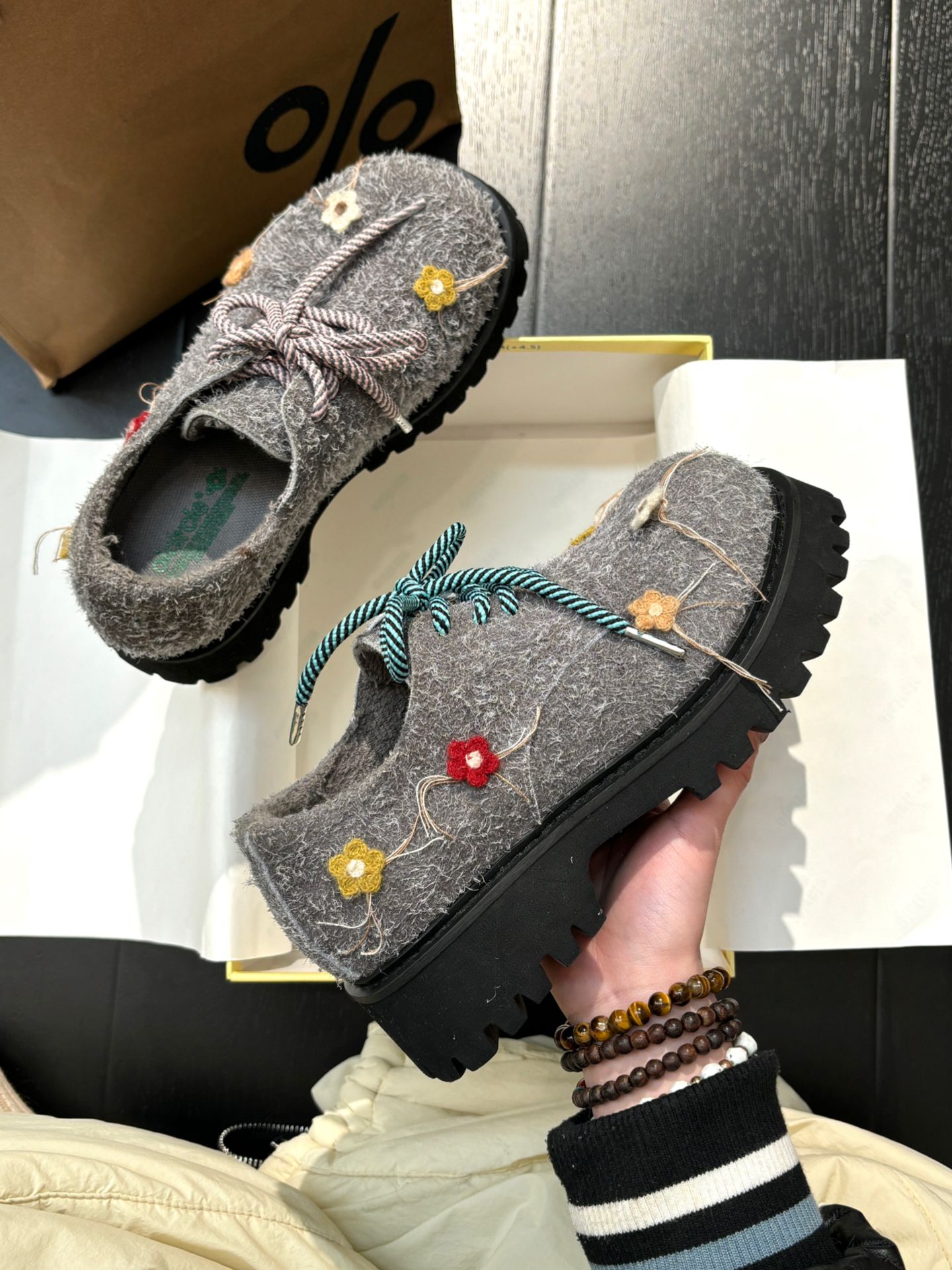 布面  - VALI鞋履AI设计主图