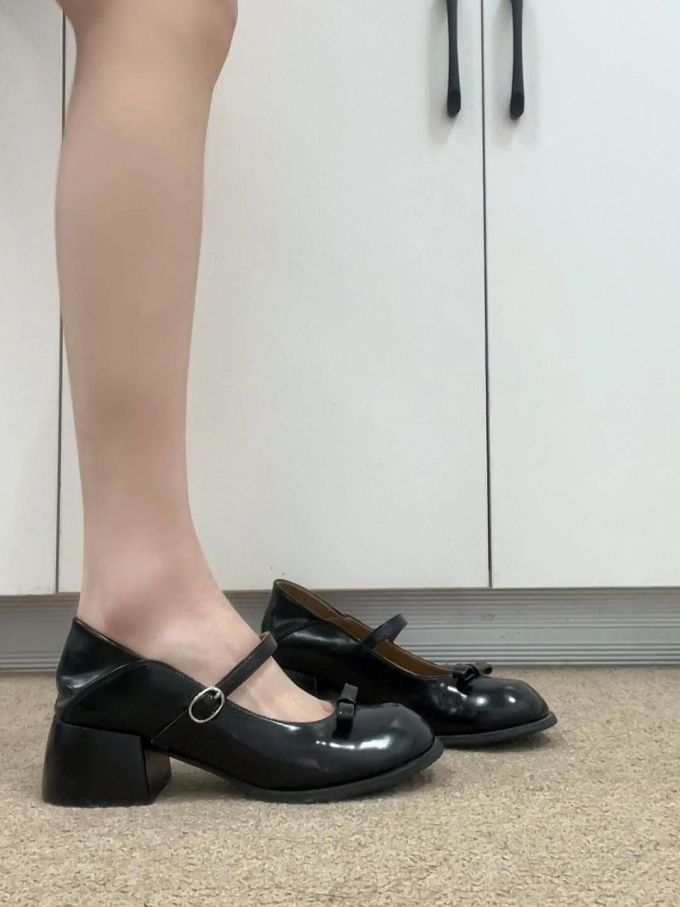 圆头 袢扣 浅口鞋 皮革 