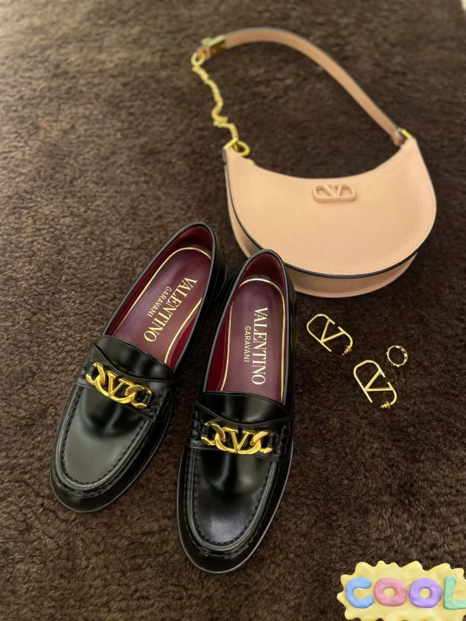 圆头 低帮 一脚蹬 深口鞋 皮革 