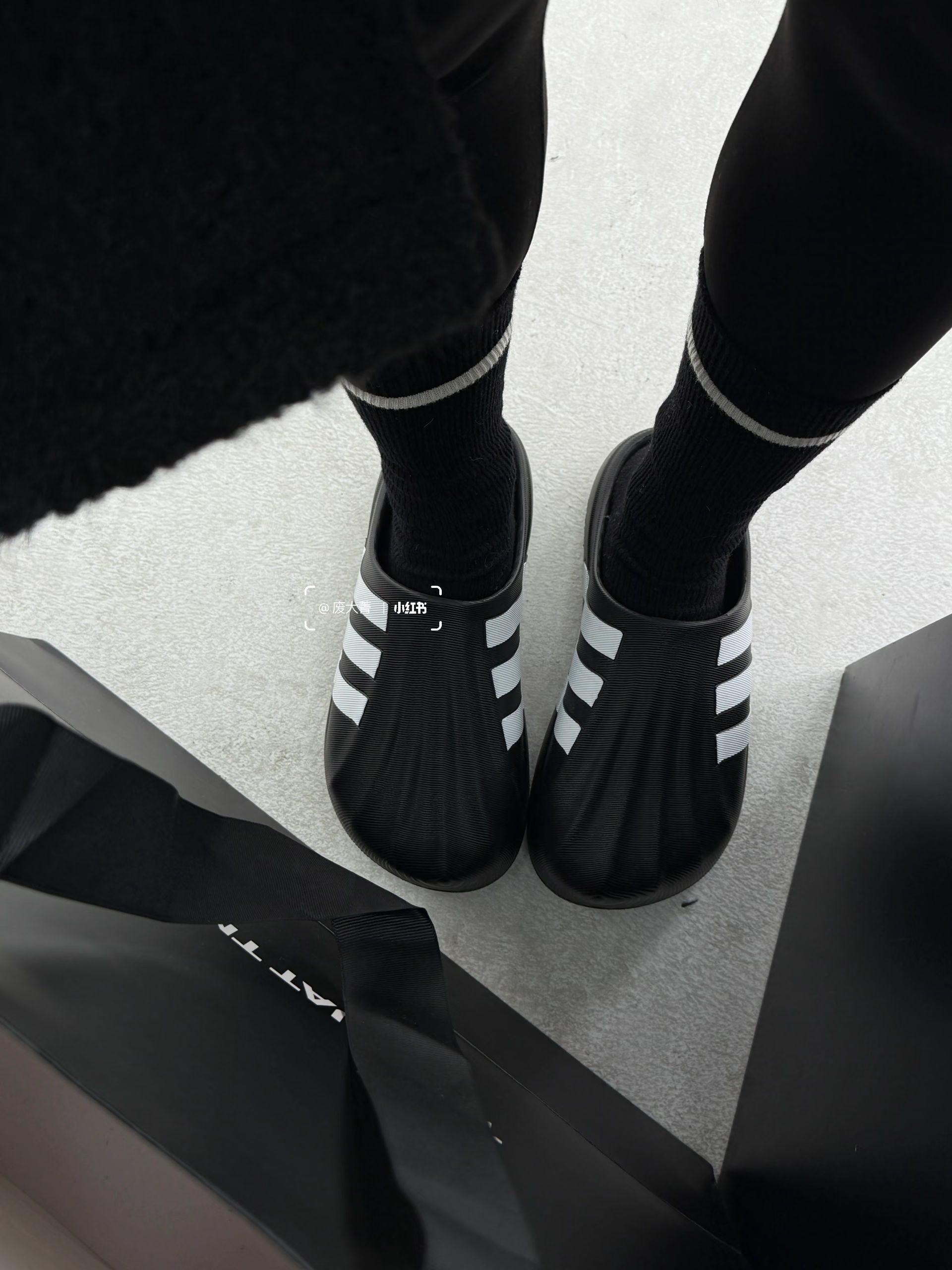 圆头 无帮 塑料  - VALI鞋履AI设计主图