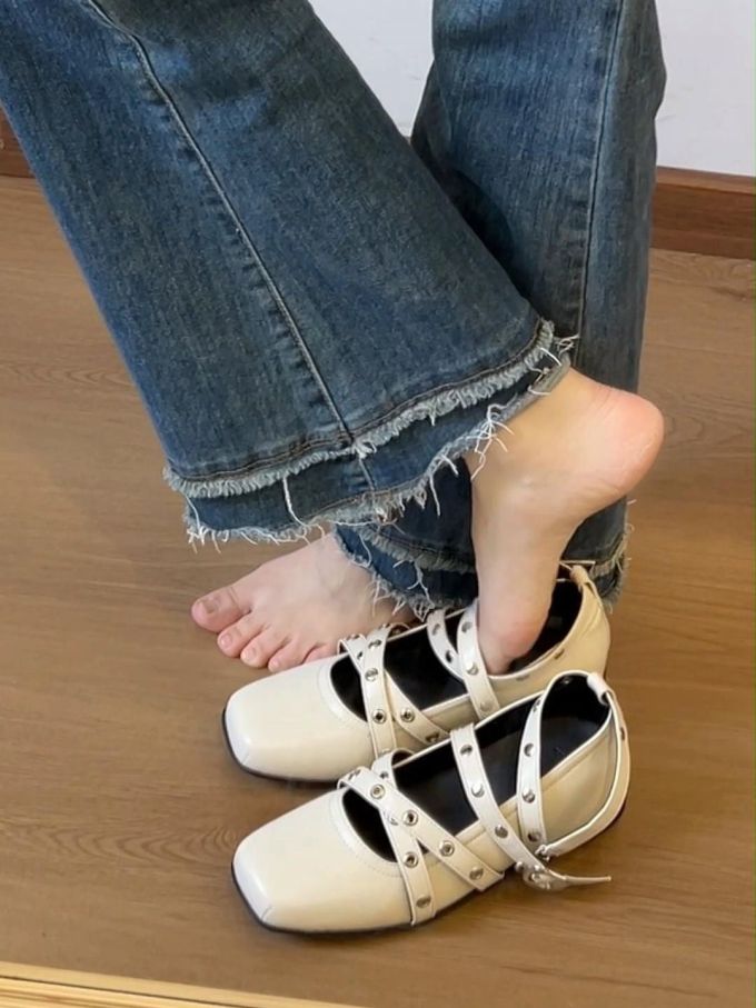 方头 袢扣 浅口鞋 皮革 