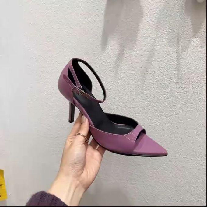 细跟 无帮 袢扣 皮革