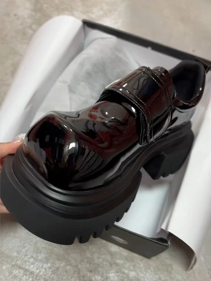 厚底 圆头 袢扣 深口鞋 皮革