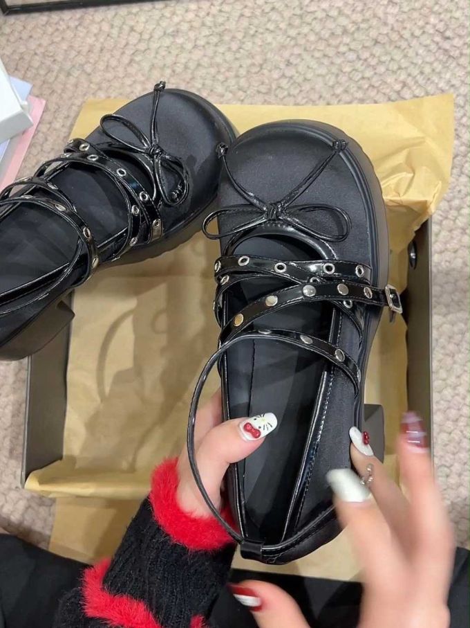 圆头 袢扣 中口鞋 皮革