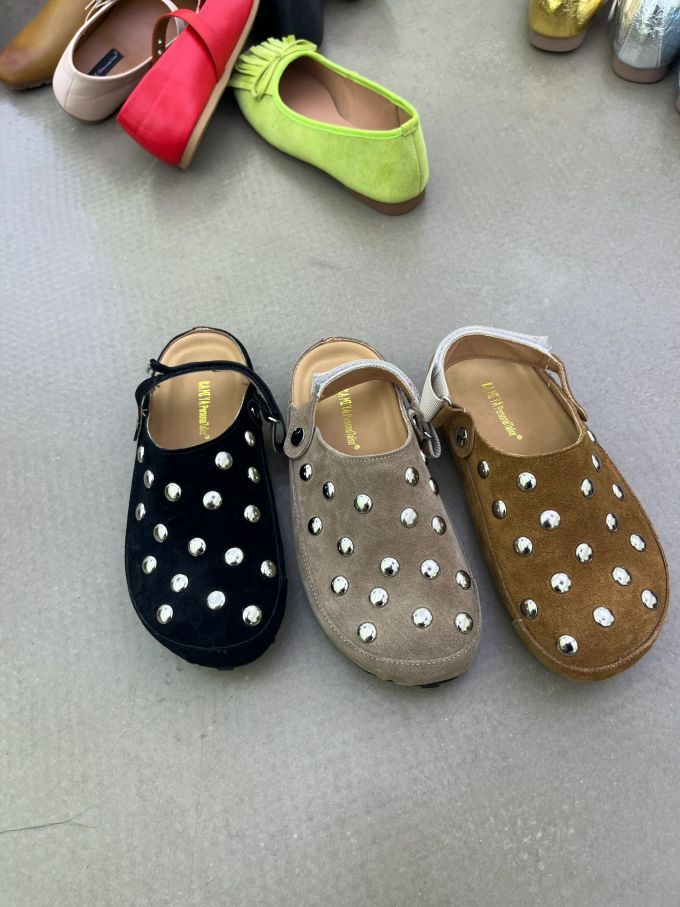 圆头 无帮 袢扣 中口鞋 皮革