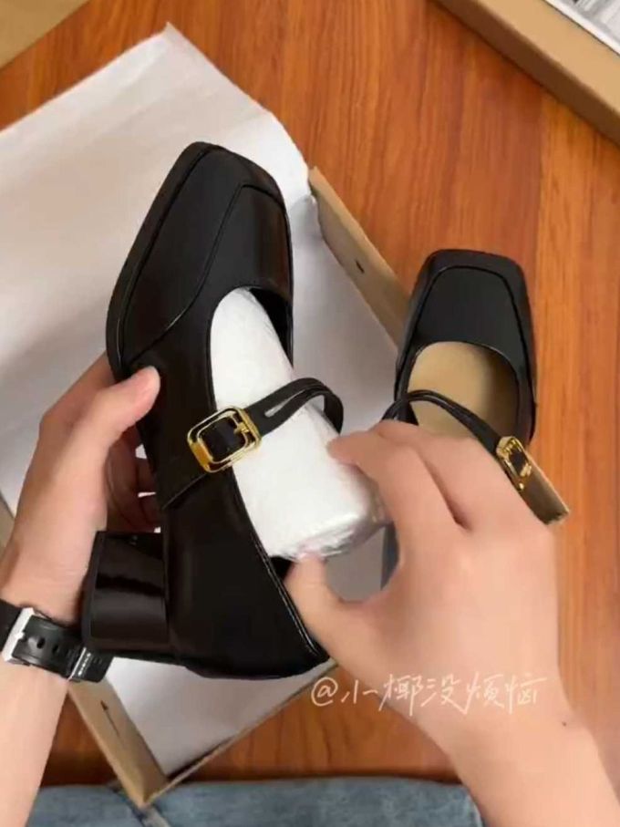 方头 袢扣 中口鞋 皮革 