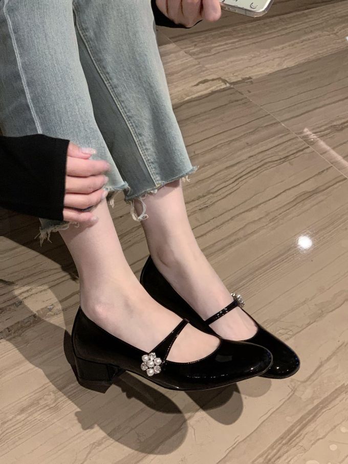 圆头 袢扣 中口鞋 皮革