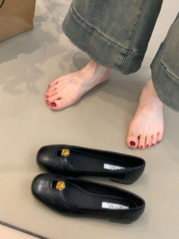 圆头 一脚蹬 中口鞋 皮革