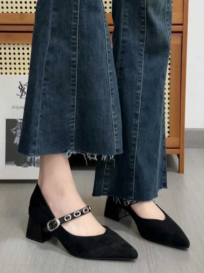 尖头 袢扣 中口鞋 皮革