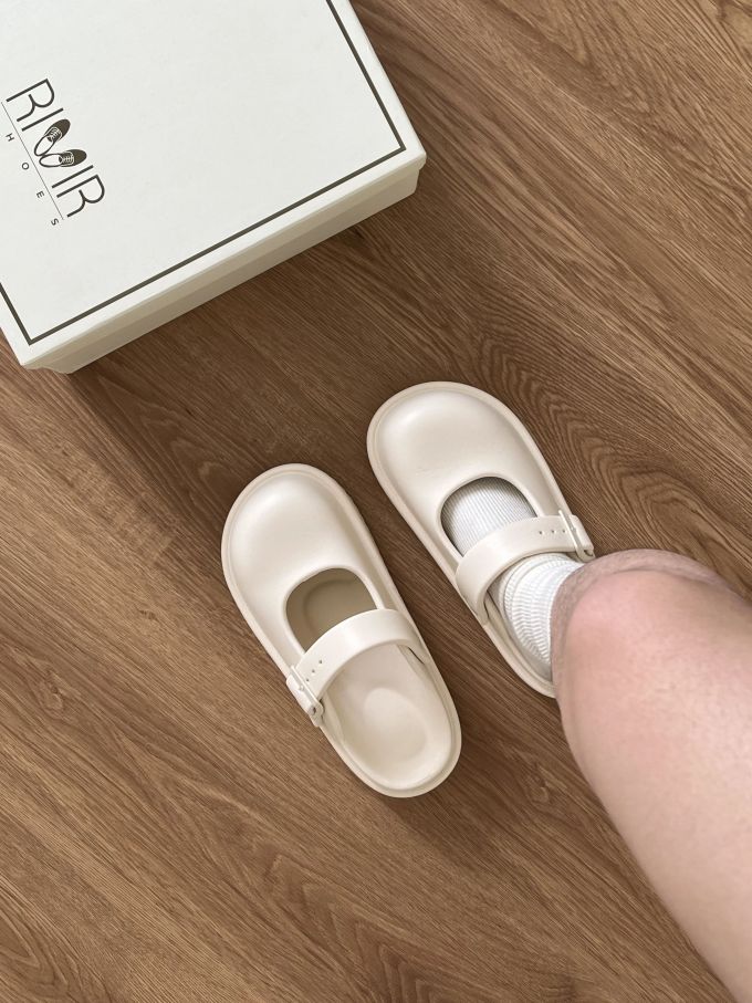 圆头 中口鞋 皮革