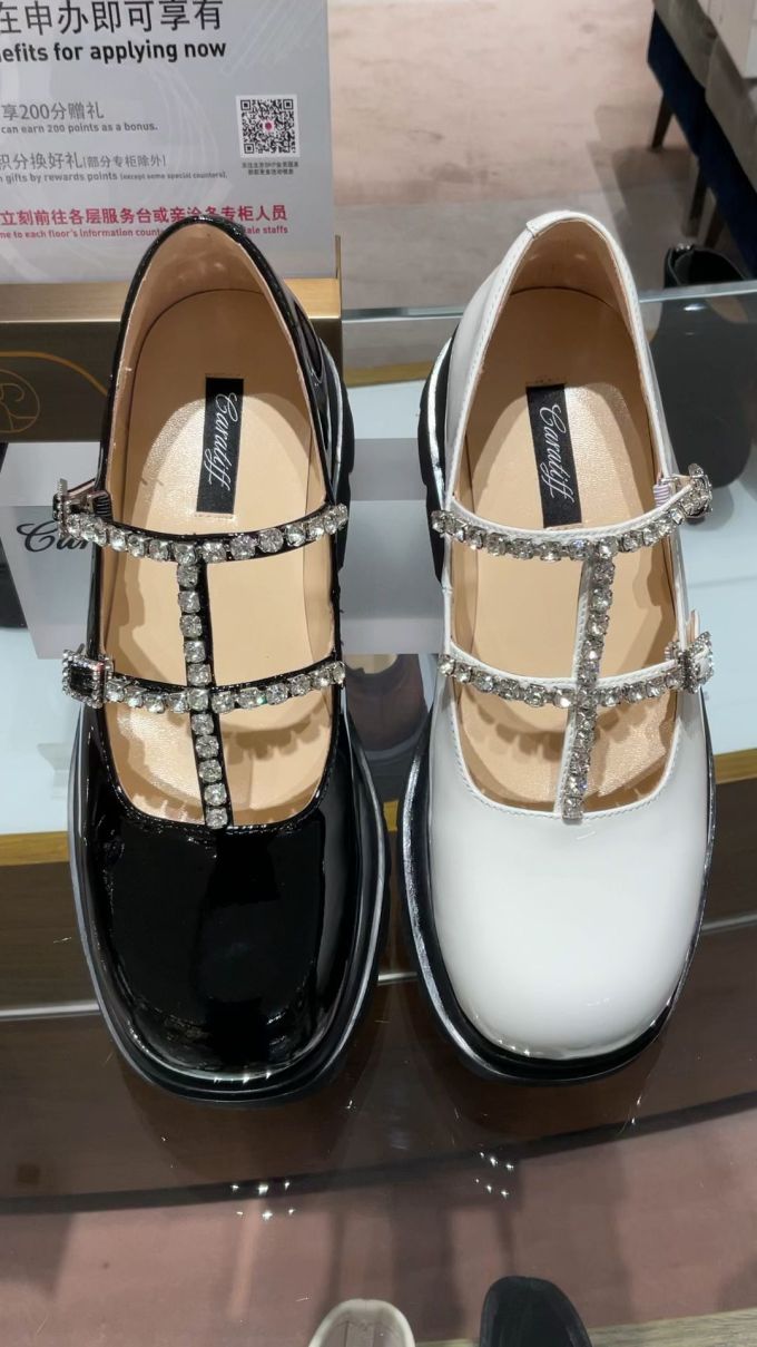 圆头 袢扣 中口鞋 皮革