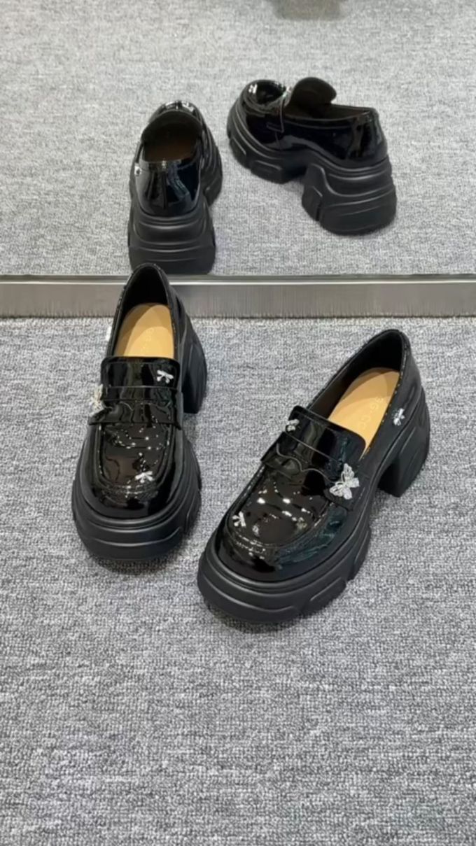 圆头 低帮 一脚蹬 深口鞋 皮革 