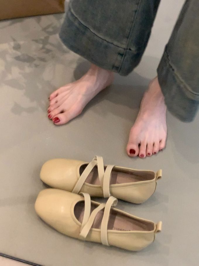 低帮 松紧带 中口鞋 皮革