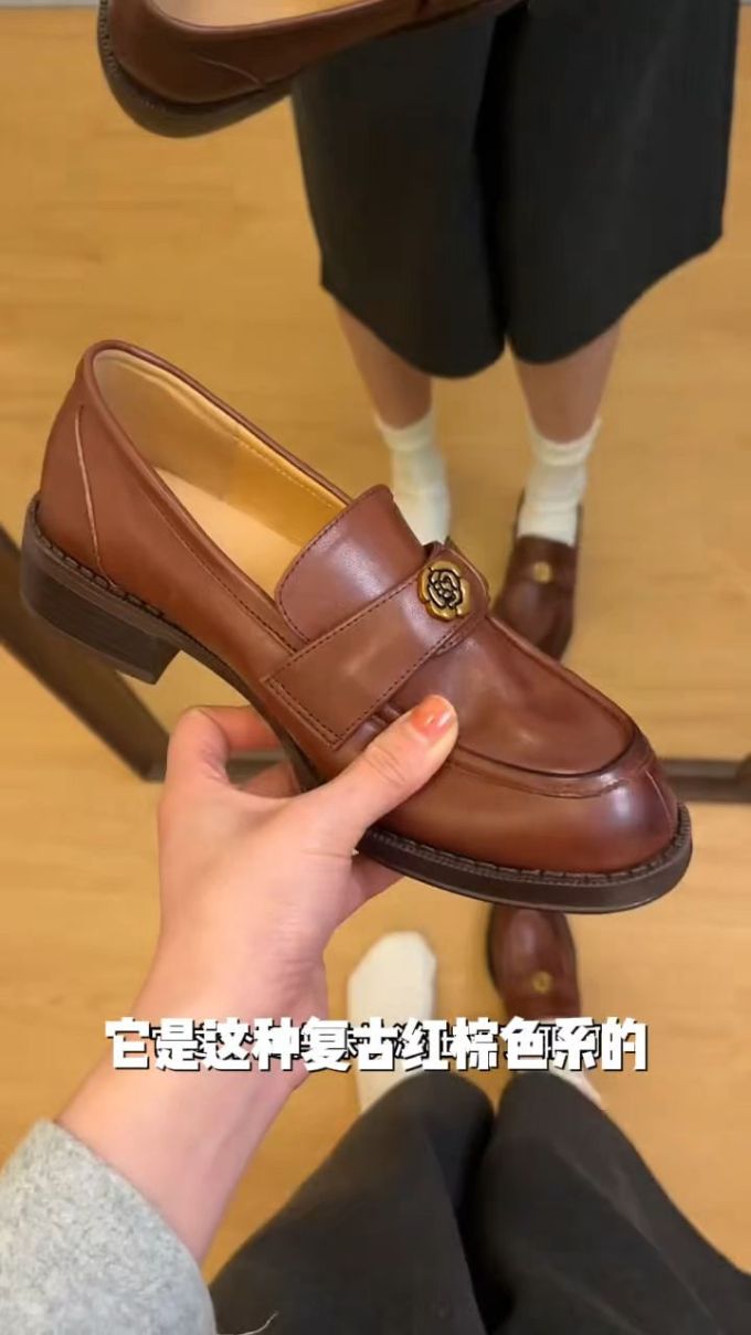 圆头 低帮 一脚蹬 深口鞋 皮革