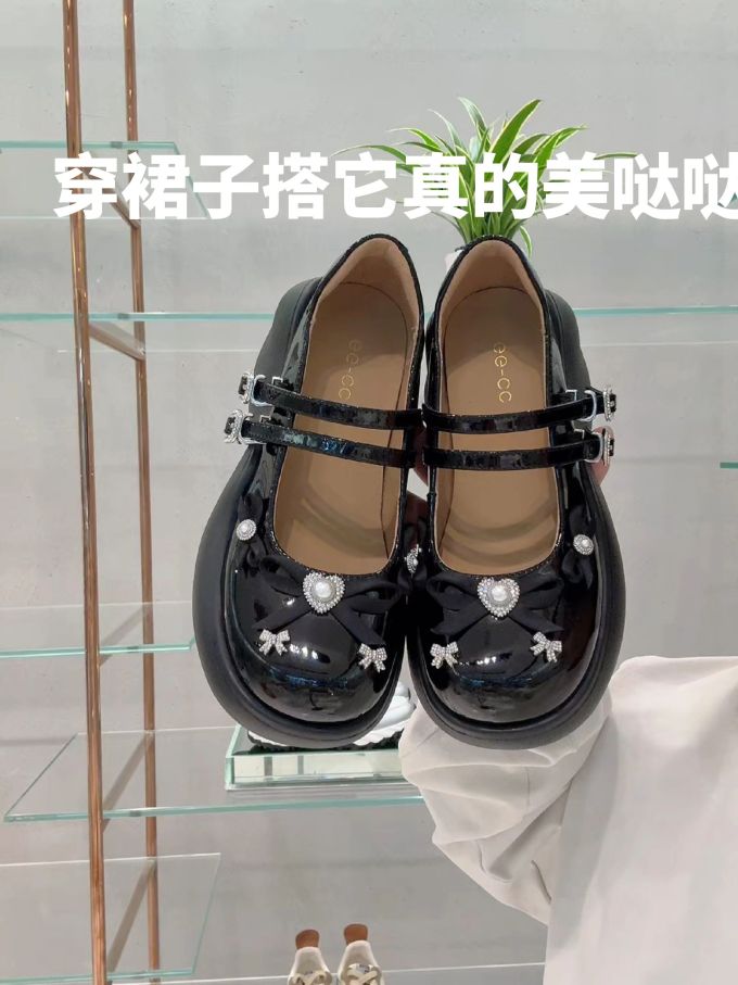 圆头 袢扣 中口鞋 皮革
