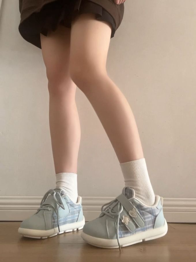 圆头 低帮 系带 魔术贴 皮革