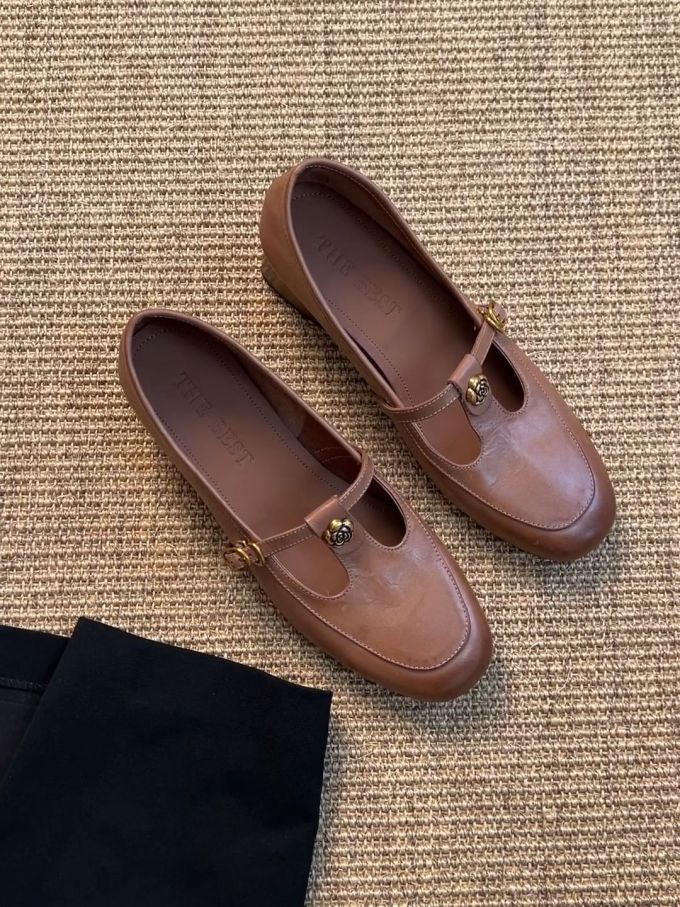 圆头 袢扣 中口鞋 皮革
